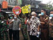 Dukung SE Gubernur Jateng, Satgas Covid-19 Kendal Bagikan Ribuan Masker