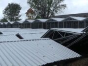 Belum Digunakan Bangunan Pasar Darurat Weleri Ambruk