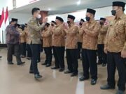 Usai Dikukuhkan Paguyuban Kades Bahurekso Teken Komitmen Lawan Sampah Plastik
