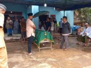 Apes, Pijak Triplek Balita Tercebur Sumur Meninggal