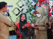 Terapkan E-Retribusi Pasar, Wihaji Lunasi Kewajiban Bayar Pedagang Lansia