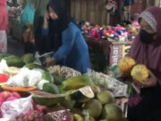 Kenaikan Harga BBM- Kelangkaan Solar Harga Buah Melambung