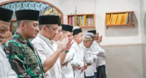 Walikota Pekalongan Afzan Arslan Djunaid ikuti Sholat Tarling