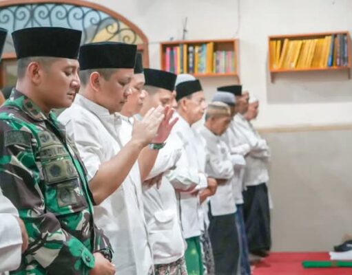 Walikota Pekalongan Afzan Arslan Djunaid ikuti Sholat Tarling