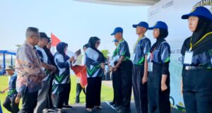 plt dirut kitb serahkan penghargaan ke peserta prima
